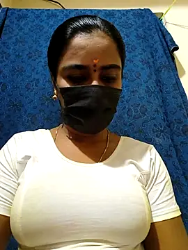 Snapshot of mini-queen chatting on November 2025 08:46:02 PM mini-queen online show from November 2025 08:46:02 PM