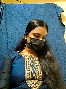 mini-queen online show from April 2026 12:34:01 PM