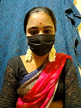 Snapshot of mini-queen chatting on November 2025 07:45:02 AM mini-queen online show from November 2025 07:45:02 AM