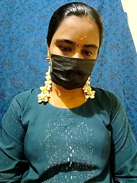 Snapshot of mini-queen chatting on November 2025 08:59:02 AM mini-queen online show from November 2025 08:59:02 AM