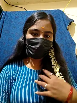 Snapshot of mini-queen chatting on December 2025 07:35:01 AM mini-queen online show from December 2025 07:35:01 AM