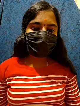 Snapshot of mini-queen chatting on December 2025 11:23:02 AM mini-queen online show from December 2025 11:23:02 AM