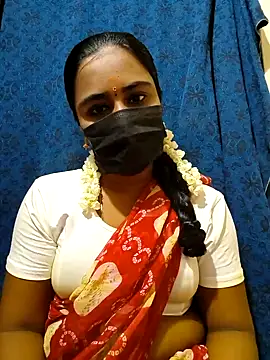 Snapshot of mini-queen chatting on November 2025 08:40:01 AM mini-queen online show from November 2025 08:40:01 AM