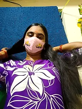 mini-queen online show from March 2026 06:01:01 PM