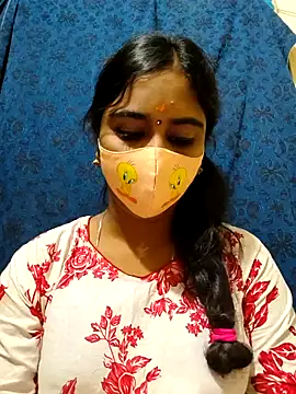 Snapshot of mini-queen chatting on November 2025 11:43:02 AM mini-queen online show from November 2025 11:43:02 AM