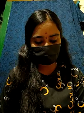 Snapshot of mini-queen chatting on October 2025 05:23:02 PM mini-queen online show from October 2025 05:23:02 PM