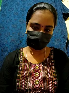 Snapshot of mini-queen chatting on October 2025 06:20:02 PM mini-queen online show from October 2025 06:20:02 PM