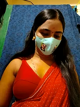 Snapshot of mini-queen chatting on October 2025 06:05:01 PM mini-queen online show from October 2025 06:05:01 PM