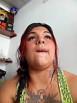 snow belle online show from October 2025 08:30:02 PM