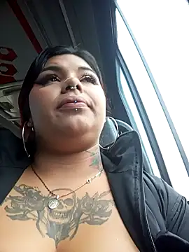 snow belle online show from December 2025 01:32:02 PM