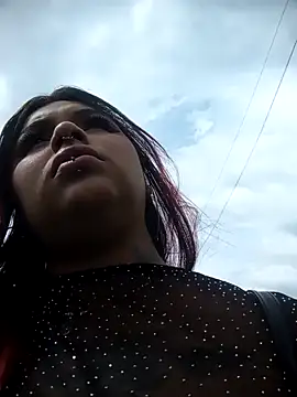 snow belle online show from December 2025 07:02:01 PM