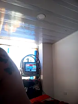 snow belle online show from November 2025 07:08:02 PM