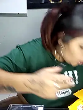 snow belle online show from November 2025 02:54:01 AM