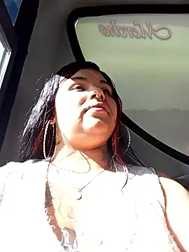 snow belle online show from October 2025 08:06:02 PM