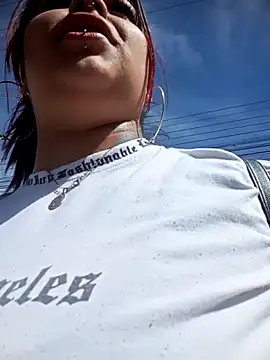 snow belle online show from November 2025 03:12:01 PM