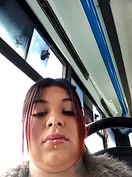 snow belle online show from November 2025 04:22:01 PM