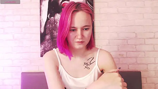 Ericha Stone online show from September 2025 01:43:02 AM