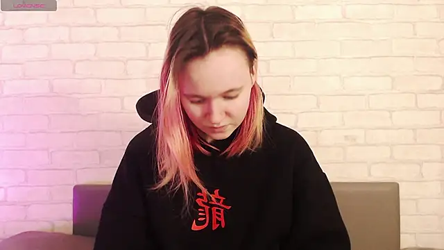 Ericha Stone online show from March 2026 01:32:02 AM