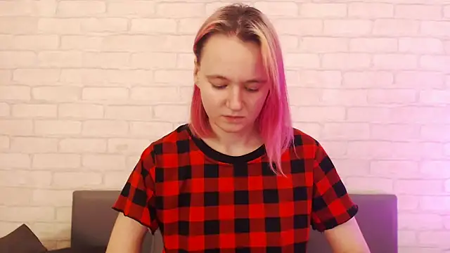 Ericha Stone online show from November 2025 01:16:01 AM