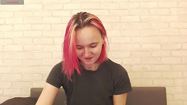 Ericha Stone online show from November 2025 04:28:01 AM