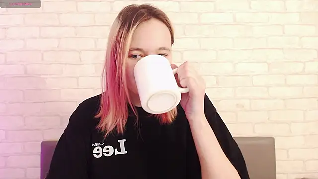 Ericha Stone online show from February 2026 02:23:01 AM