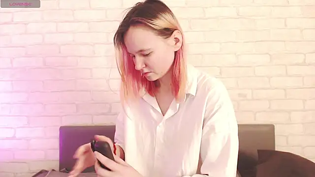 Ericha Stone online show from March 2026 01:39:01 AM