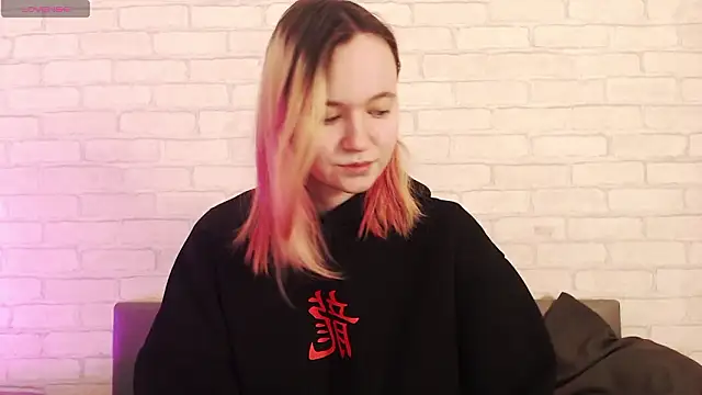 Ericha Stone online show from March 2026 01:23:01 AM