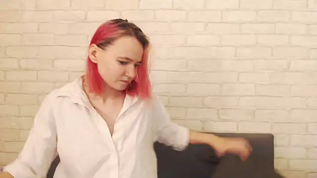 Ericha Stone online show from December 2025 01:17:01 AM