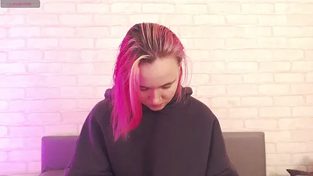 Ericha Stone online show from November 2025 08:07:02 AM