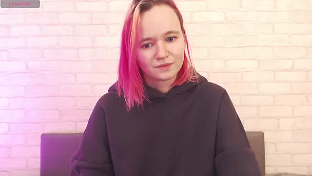 Ericha Stone online show from November 2025 03:43:01 AM