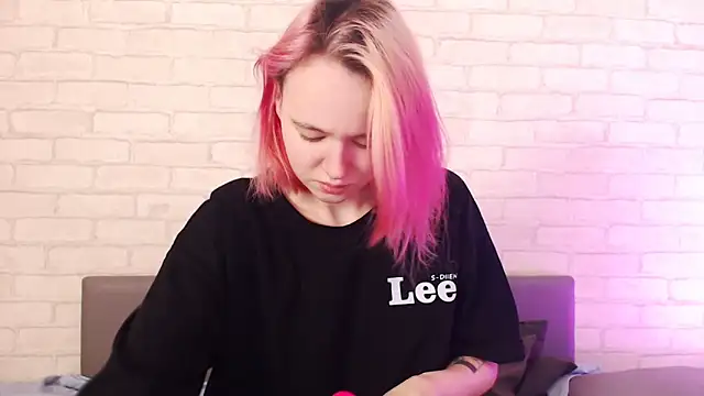 Ericha Stone online show from December 2025 01:38:02 AM