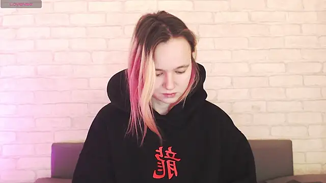 Ericha Stone online show from March 2026 01:31:02 AM