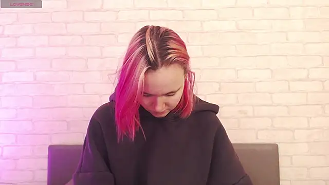 Ericha Stone online show from November 2025 03:22:01 AM