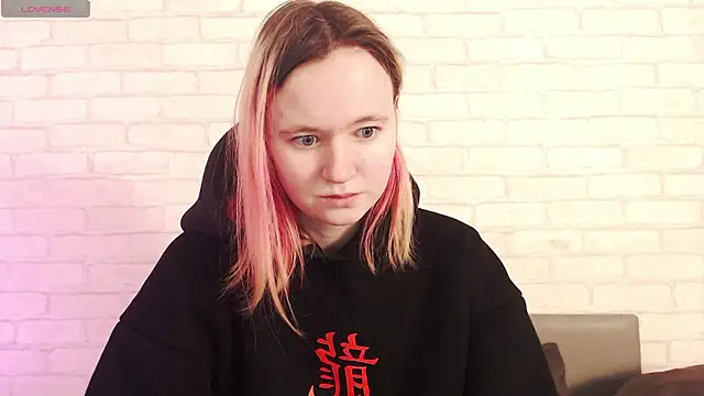 Ericha Stone online show from March 2026 01:33:01 AM