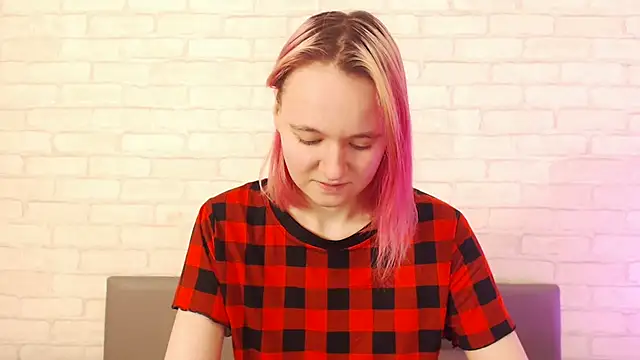 Ericha Stone online show from November 2025 01:39:02 AM