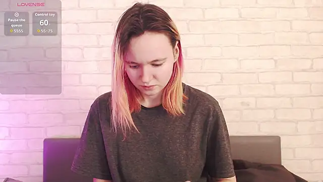 Ericha Stone online show from April 2026 02:07:02 AM