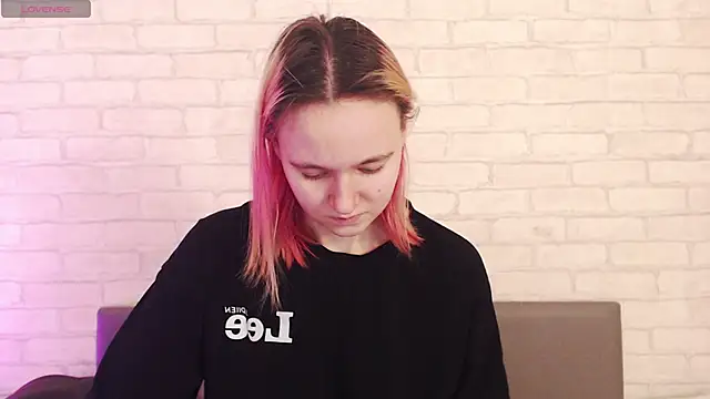 Ericha Stone online show from January 2026 01:23:02 AM