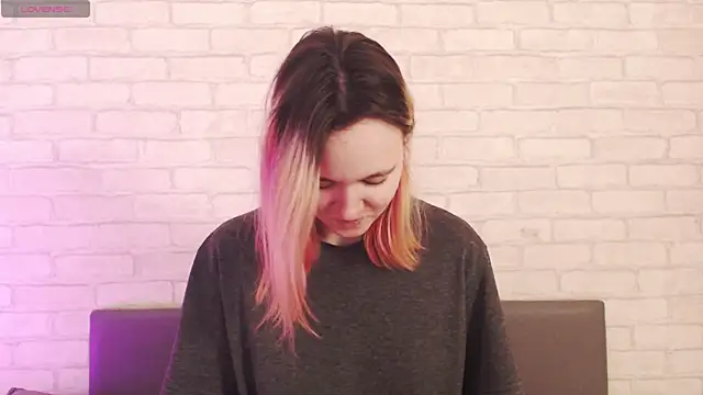 Ericha Stone online show from April 2026 01:23:02 AM