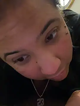 StylishEchium online show from November 2025 09:31:01 PM