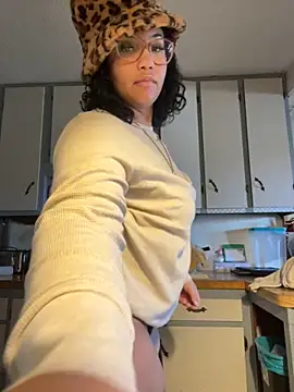 StylishEchium online show from November 2025 07:58:01 PM