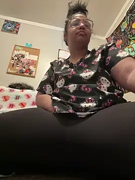 StylishEchium online show from April 2026 06:01:01 PM