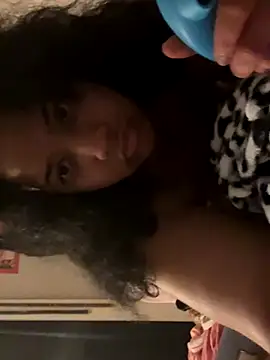 StylishEchium online show from November 2025 06:45:01 PM