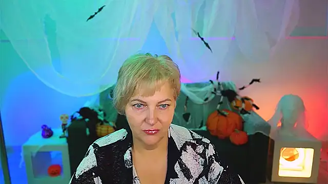 Snapshot of MaryMogan chatting on October 2025 04:11:01 AM MaryMogan online show from October 2025 04:11:01 AM