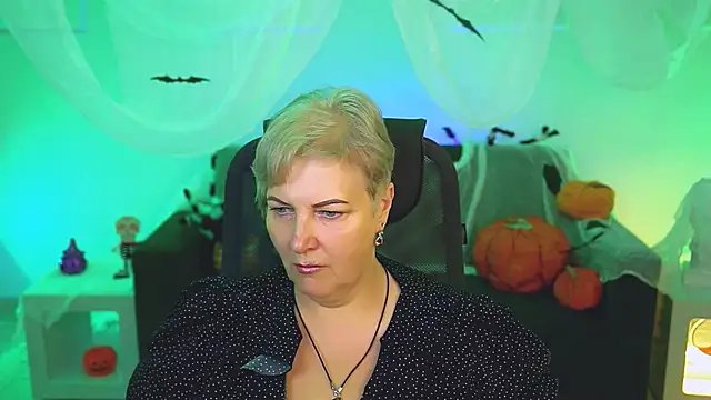 MaryMogan online show from October 2025 04:25:01 AM