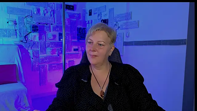 MaryMogan online show from October 2025 09:00:02 AM