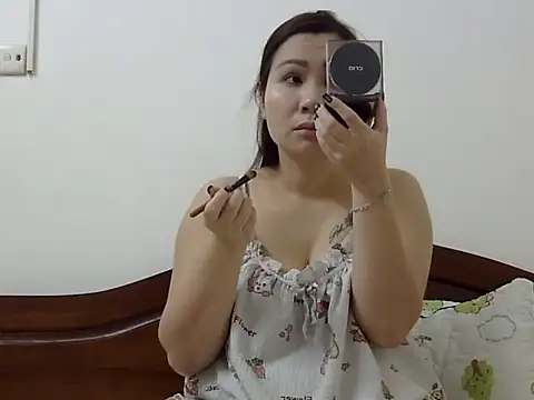 Snapshot of Kiko_sunflower chatting on November 2025 05:28:02 AM Kiko sunflower online show from November 2025 05:28:02 AM