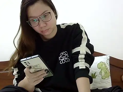 Snapshot of Kiko_sunflower chatting on December 2025 05:39:02 AM Kiko sunflower online show from December 2025 05:39:02 AM