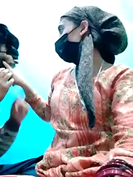 Snapshot of Pahadi_couple chatting on October 2025 05:20:02 AM Pahadi couple online show from October 2025 05:20:02 AM