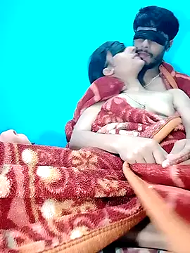 Snapshot of Pahadi_couple chatting on October 2025 05:26:01 PM Pahadi couple online show from October 2025 05:26:01 PM