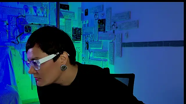 LauraDavidsons online show from October 2025 03:58:02 PM